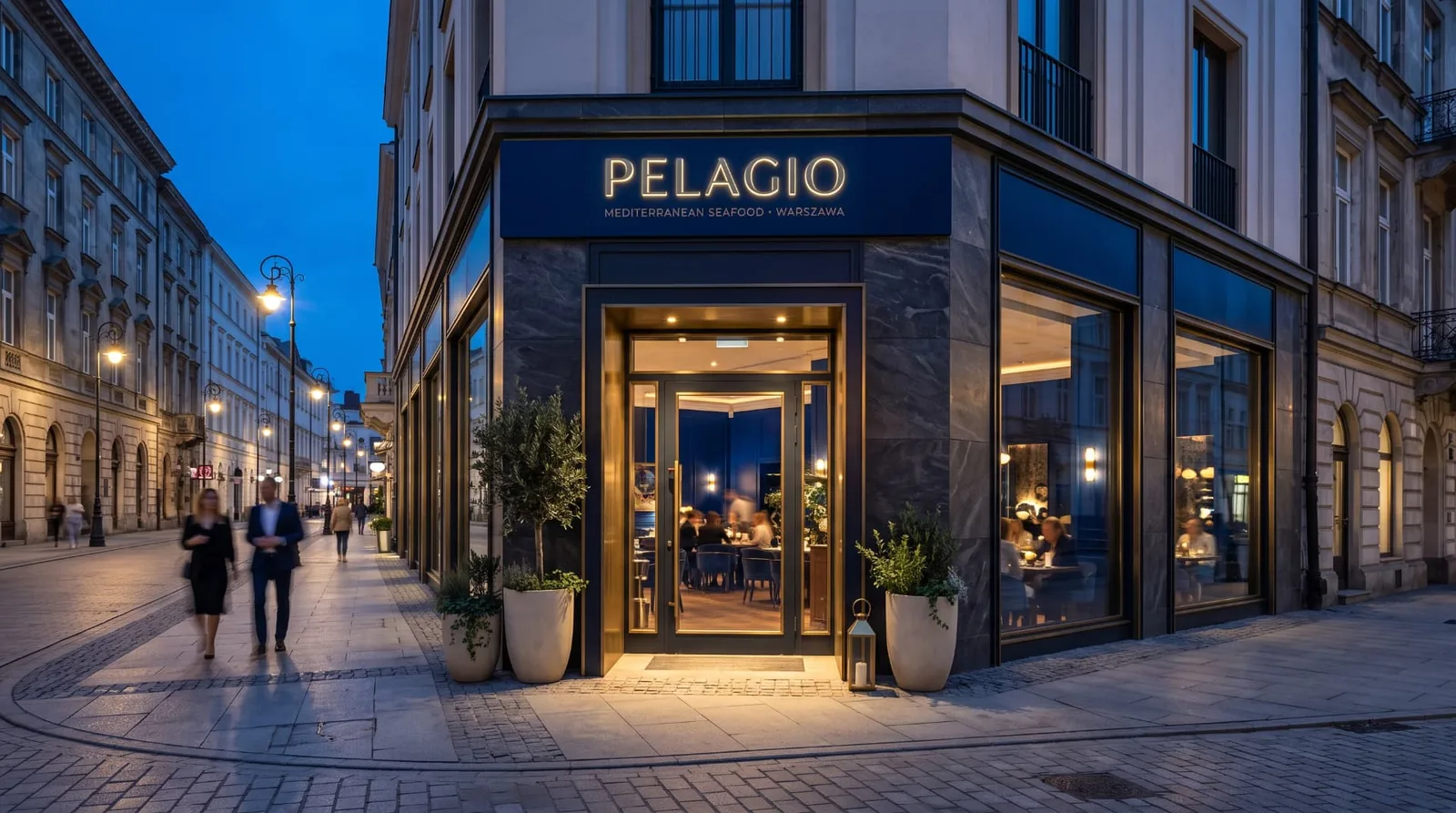 Wejście do restauracji Pelagio o zmierzchu
